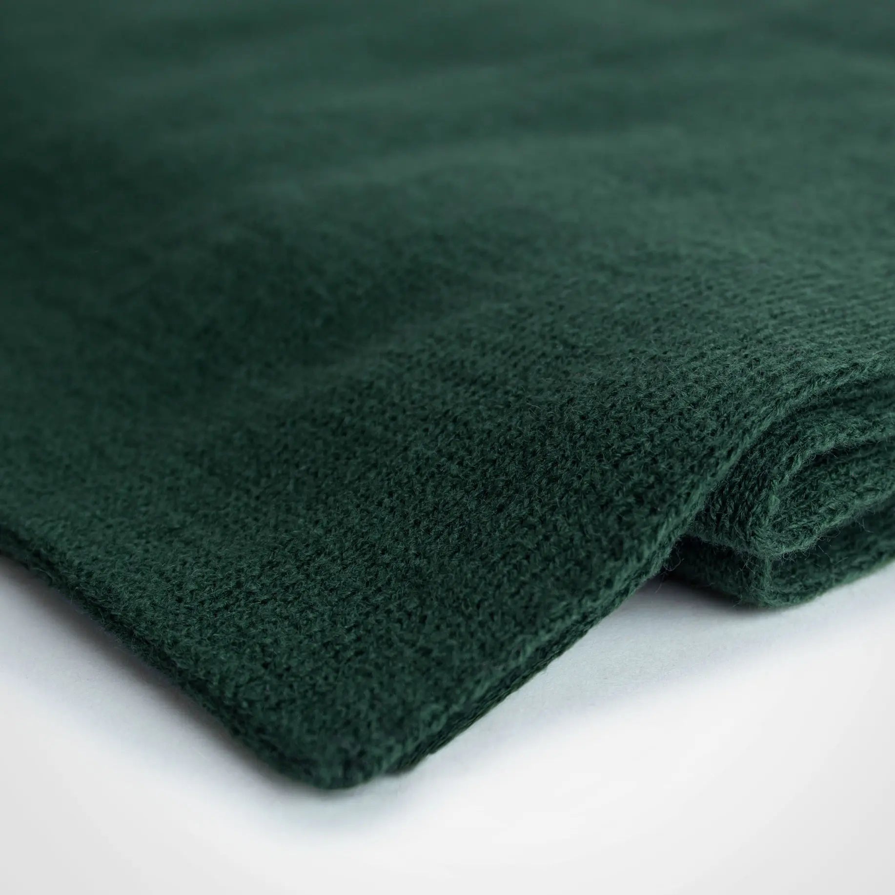 Everest Acrylic Scarf - Retail Therapy Online