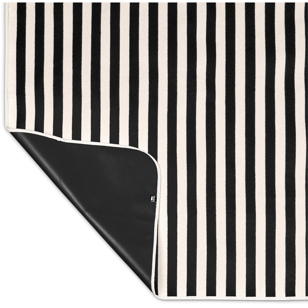 Serendipio Brookhill Picnic Blanket - Retail Therapy Online