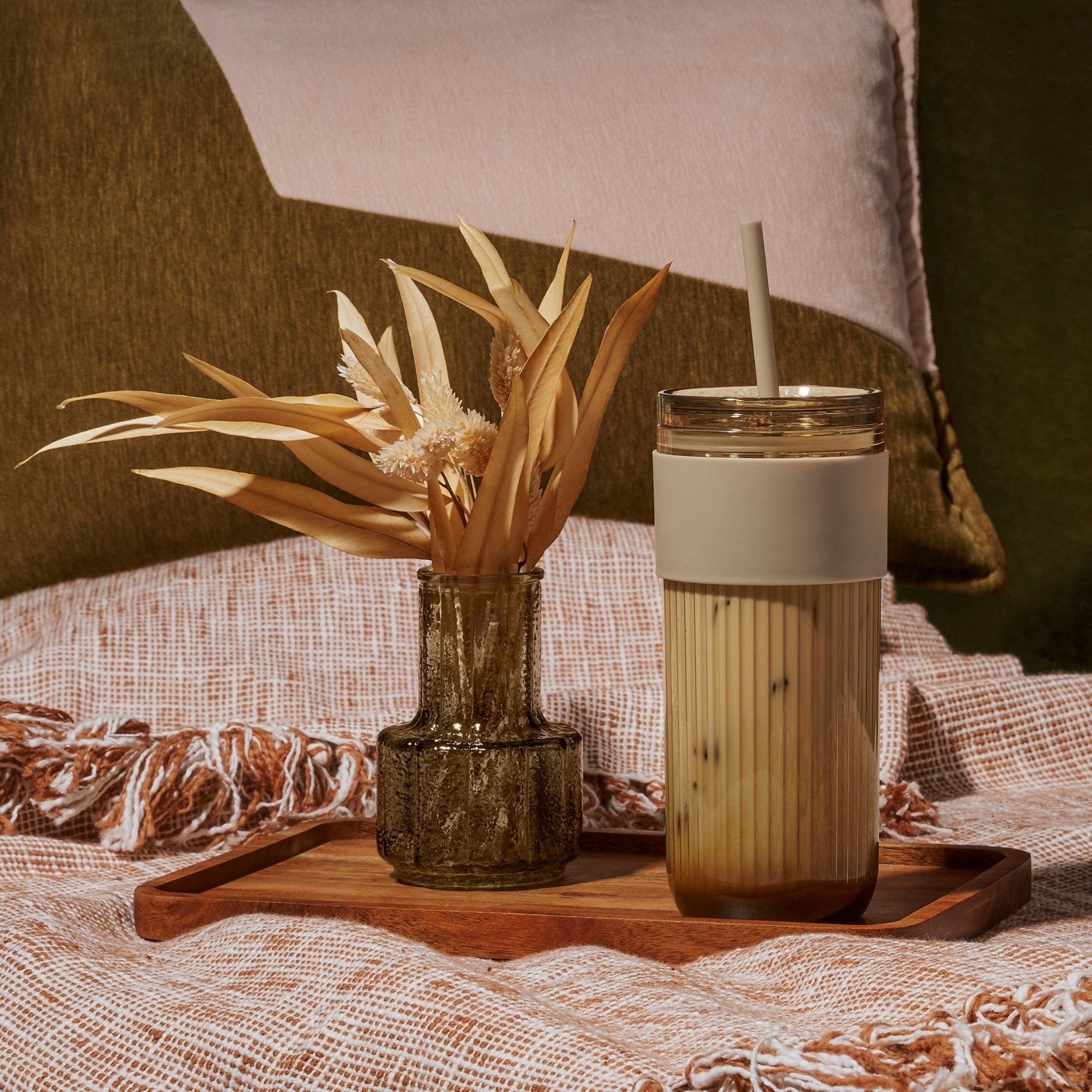 Serendipio Mayfair Plastic Tumbler & Straw – 650ml - Retail Therapy Online