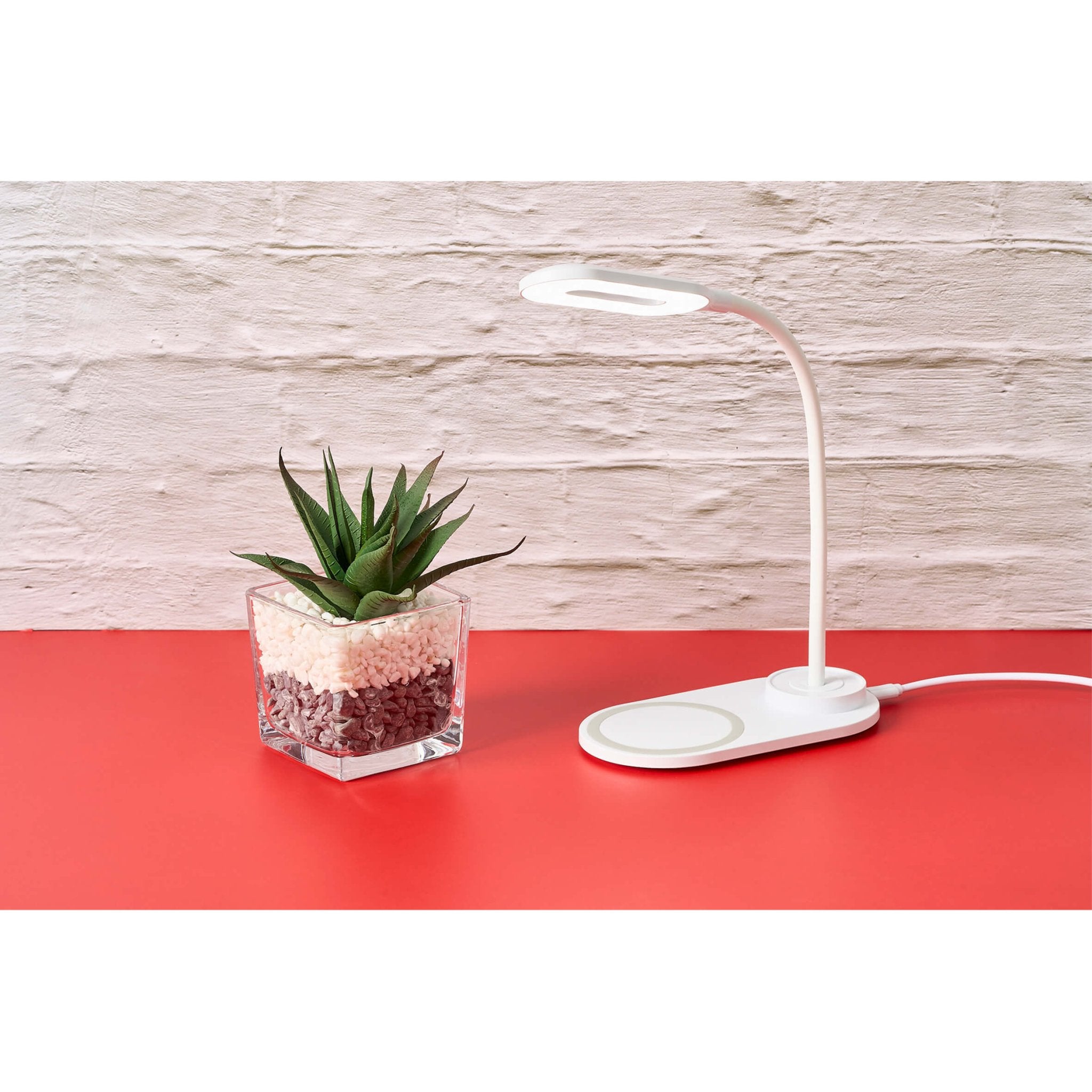 Swiss Cougar Doha Wireless Charger And Desk Lamp - Retail Therapy Online